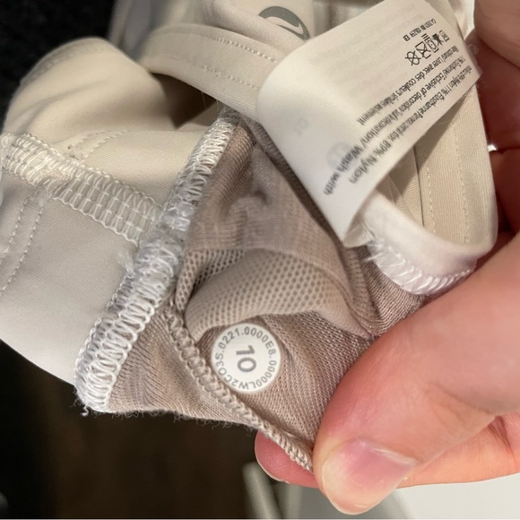 Lululemon Mesh Back Long Line Train Bra - White - Picture 5 of 9